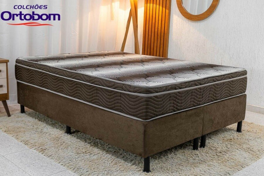 Box Casal Bipartida Sued Marrom + Colchão Casal Ortopédico Light 138x188x63 - Ortobom | Suporta até 260kg - Imagem 2